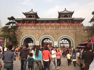 Xuanwuhu Gate in the North to the Lake